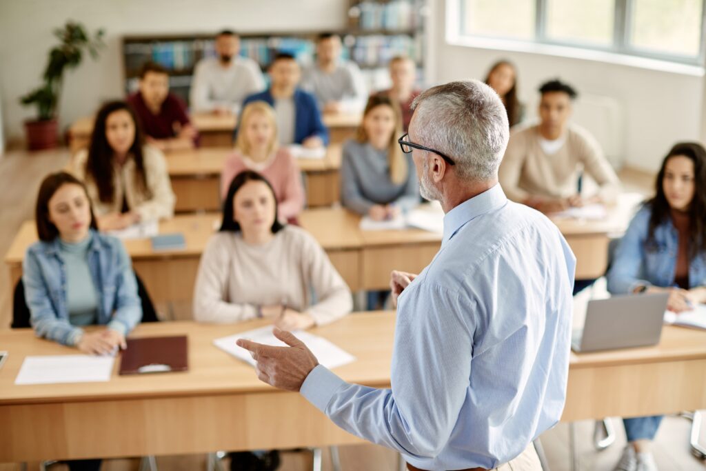 理学療法士の副業成功術！専門学校非常勤講師でスキルを活かす方法